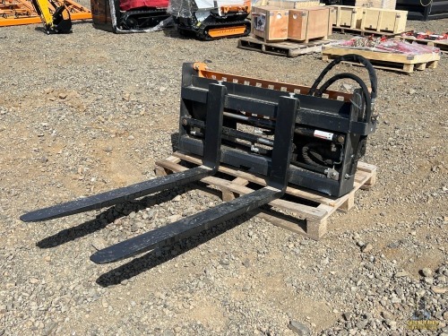 Wolverine Skid Steer Hydraulic Pallet Fork