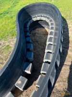 Pair of 30" Rubber Tracks - Wilbur