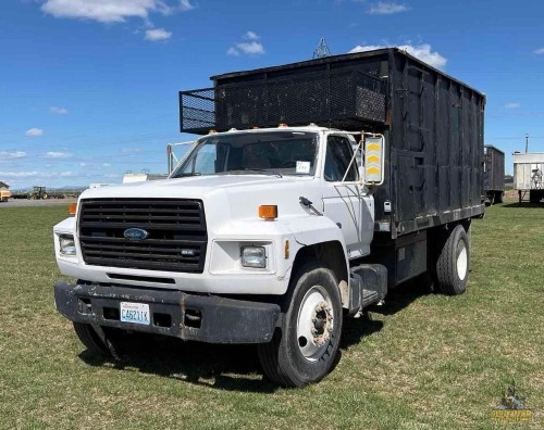 1990 Ford F700 Dump Truck