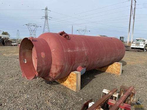 2750 Gallon Vertical Pressure Storage Tank