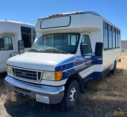 2006 Ford E-450 Passenger Bus - Quincy