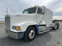 1999 Freightliner FLD120 Semi Truck