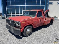 1985 Ford F-350 Tow Truck