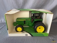 NIB Ertl John Deere 4960 MFWD Tractor