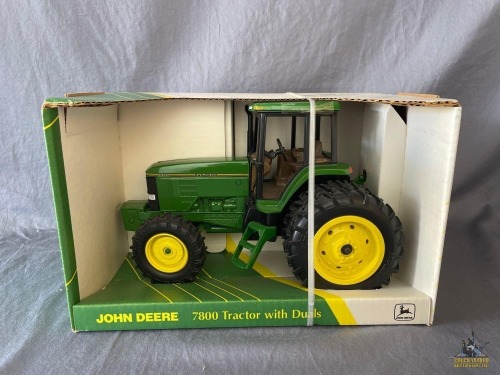 NIB Ertl John Deere 7800 MFWD Tractor - Premier Edition