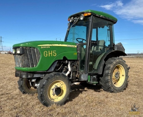 2009 John Deere 5093EN MFWD Tractor