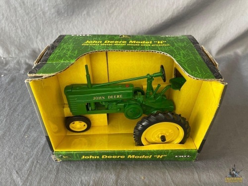 NIB Ertl John Deere Model "H" Tractor