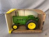 NIB Ertl John Deere 1949 Model "AR" Tractor