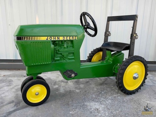 Ertl John Deere Pedal Tractor