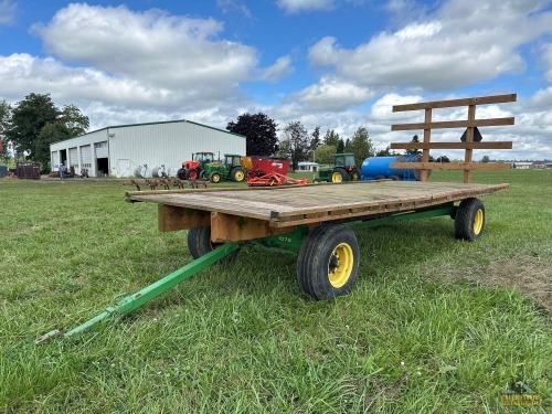 John Deere 1075 Farm Wagon