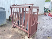 Hoof Trimming Squeeze Chute