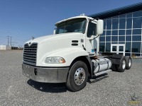 2007 Mack Vision CXN613 Semi Truck