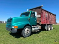 1997 International 8200 Silage Truck