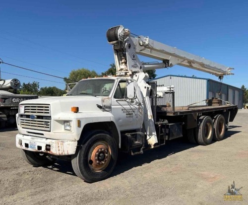 1990 Ford F-900 Boom Truck