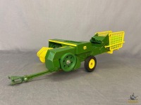 1/16 Ertl John Deere 2-Tie Baler