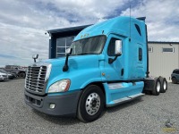 2012 Freightliner Cascadia Semi Truck