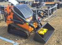 LandHero Mini Skid Steer Loader