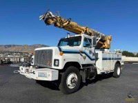 1990 International 2574 Digger Derrick Truck