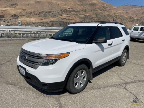 #917 2013 Ford Explorer