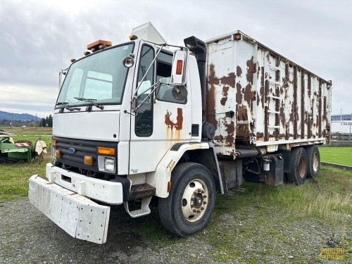 1996 Ford Cargo Feed Truck - Everson