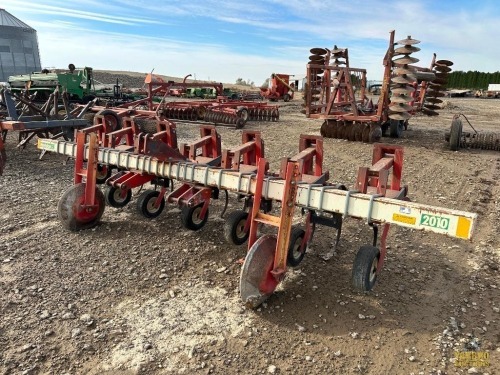 Harriston 2010 Cultivator - Warden