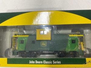 John Deere HO Caboose NIB