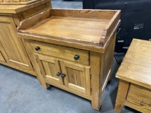 Oak Nightstand 18"x28"x31.5"H