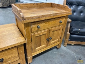 Oak Nightstand 18"x28"x31.5"H