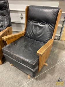 Ranch Oak Swivel Rocker