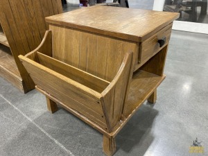 Ranch Oak End Table w/ Magazine Rack 22"x21"x20"H