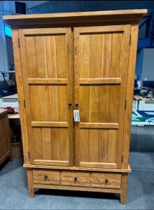 Oak Linen Cupboard w/Base