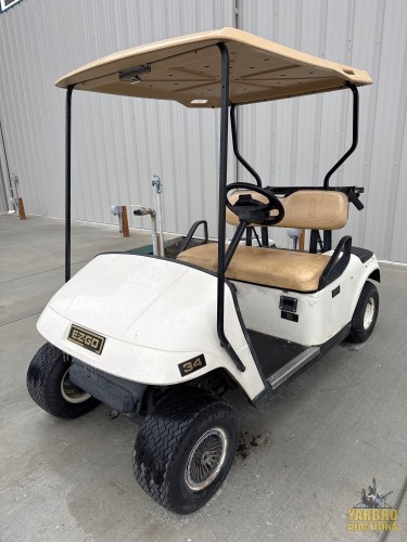 E-Z-GO Golf Cart