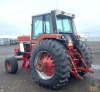 International Harvester 1586 Tractor - 3