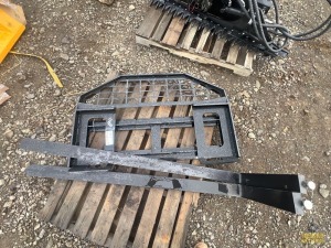 Skid Steer Pallet Forks