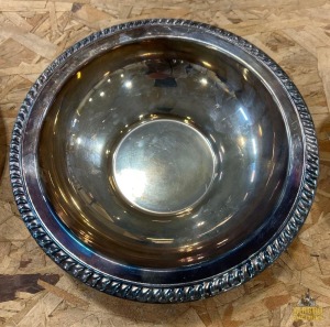 WM.A. Rogers 11" Serving Bowl