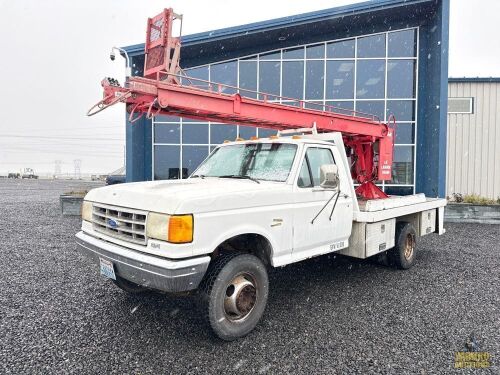 1989 Ford F-450 Ladder Truck