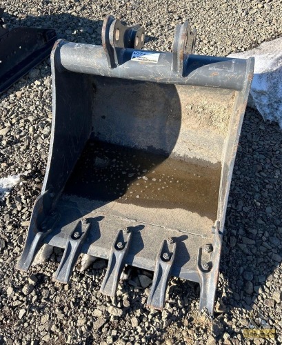 30" Excavator Bucket