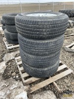 (4) LT275/70R18 Tires w/Ford Rims