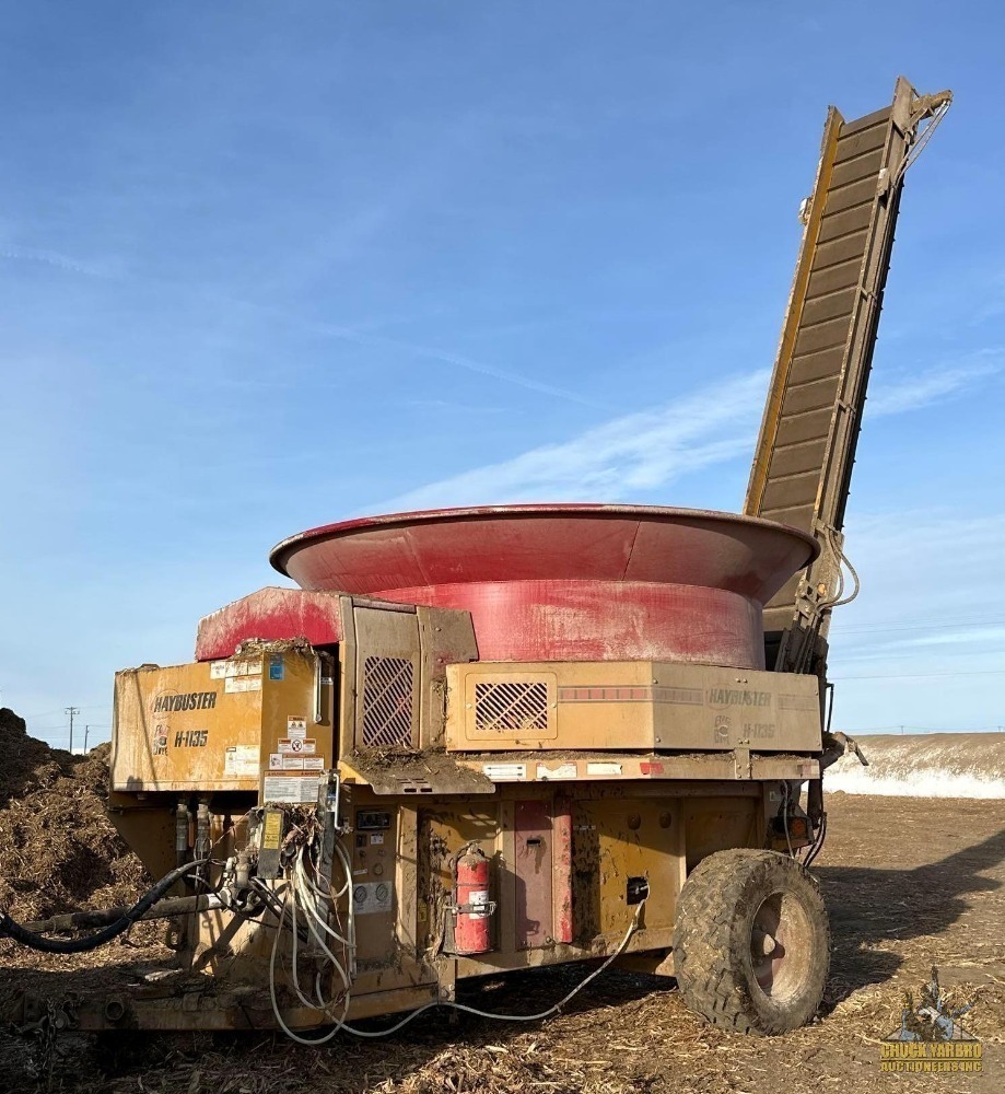 2021 Haybuster H1135 Tube Grinder