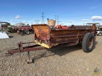 New Holland 331 Spreader