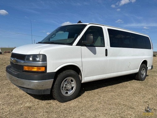 2019 Chevrolet 15-Passenger Express Van LS