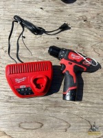Milwaukee M12 Drill w/Charger