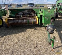 John Deere 468 Baler