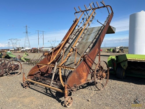 Co-Op E3 Hay Loader