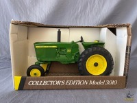 NIB Ertl John Deere 1960 Model 3010 Tractor