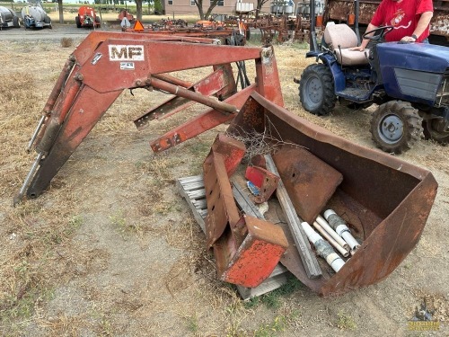 Massey Furgeson 236 Loader