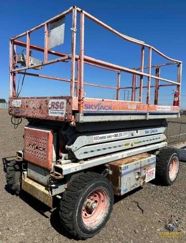 2005 Skyjack 7127 Scissor Lift