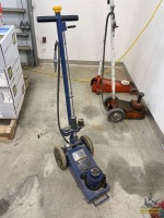 NAPA Pneumatic Floor Jack