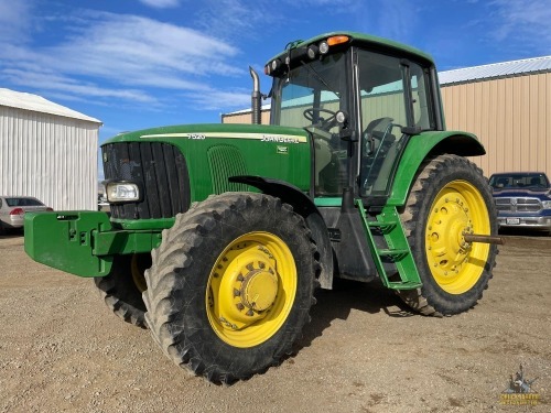 2005 John Deere 7520 MFWD Tractor