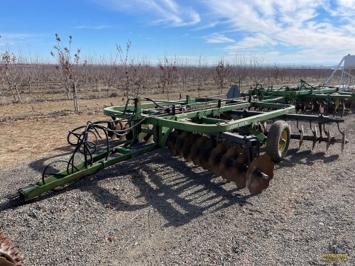 John Deere 215 Tandem Disk